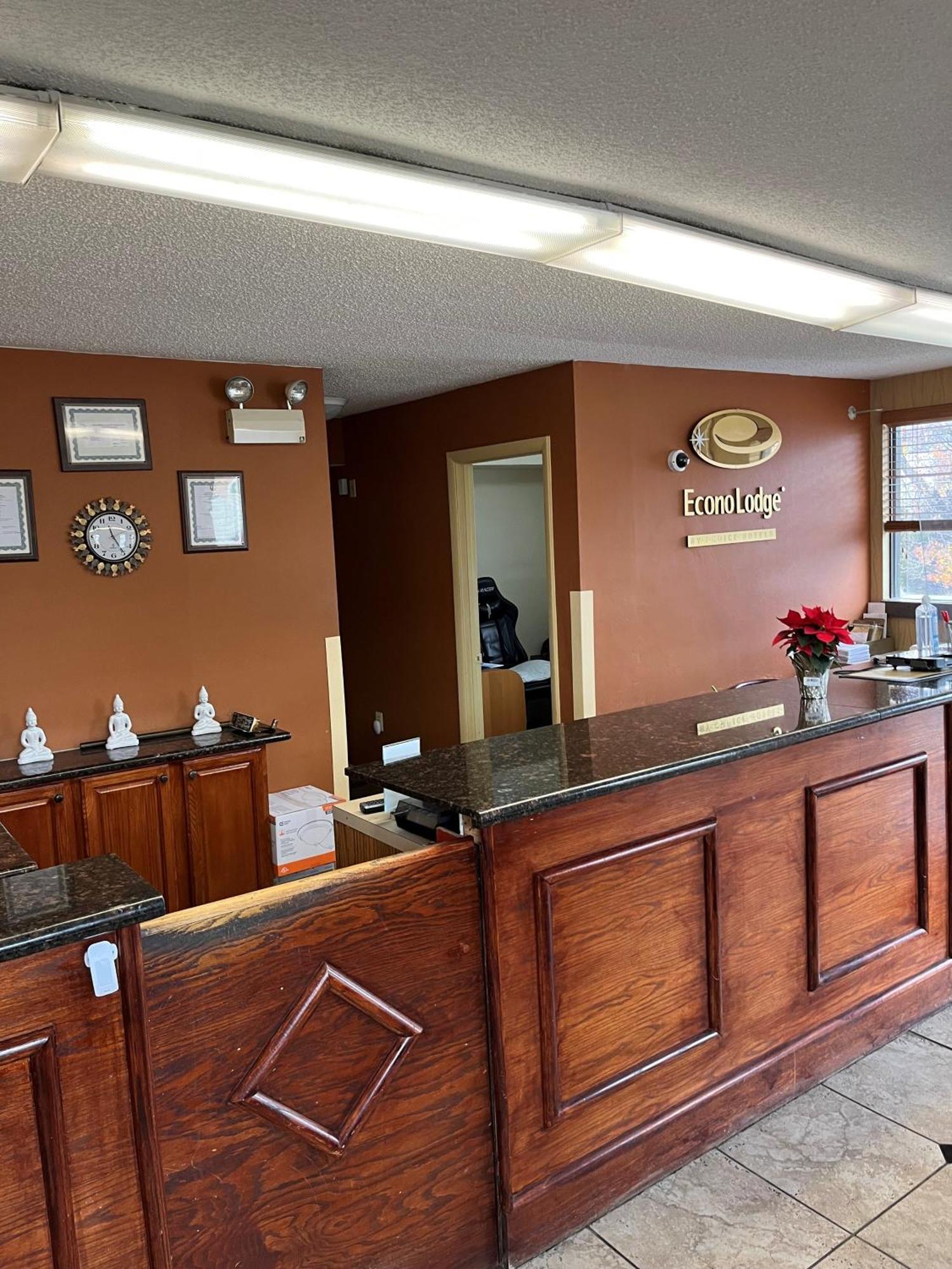 Red Carpet Inn Quantico Dumfries Exterior photo
