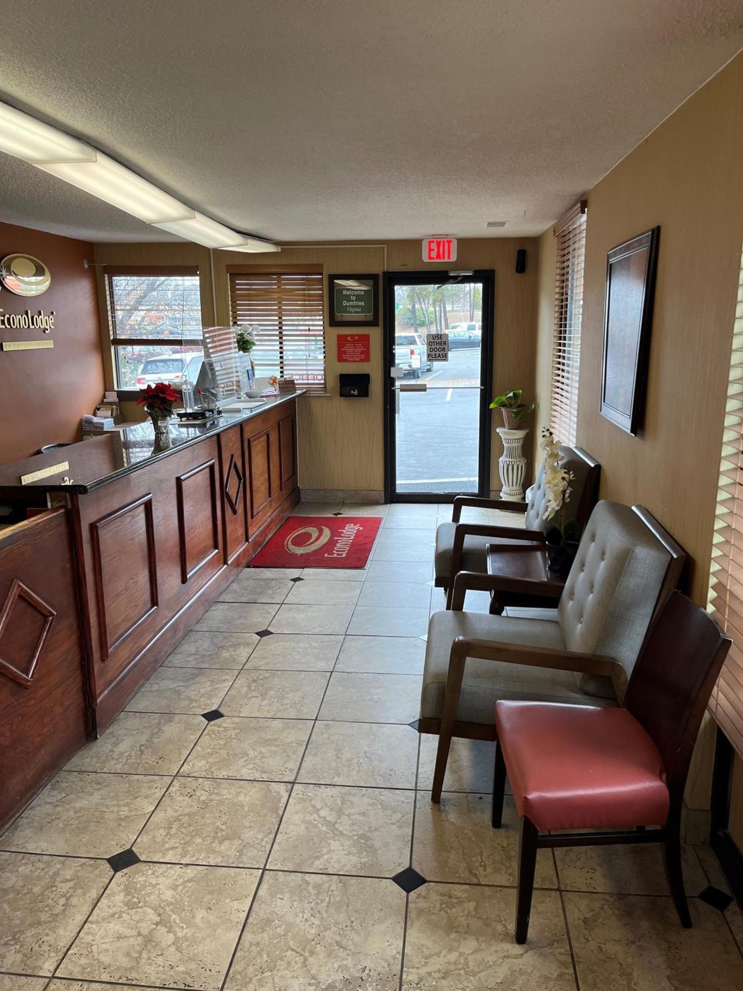 Red Carpet Inn Quantico Dumfries Exterior photo